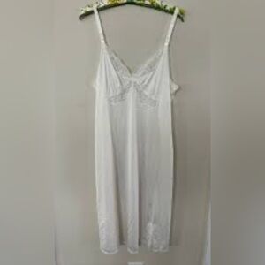 Vintage Ladies Shadowline Ivory Slip Nylon  Lace Trim Size 38 Tall made in USA
